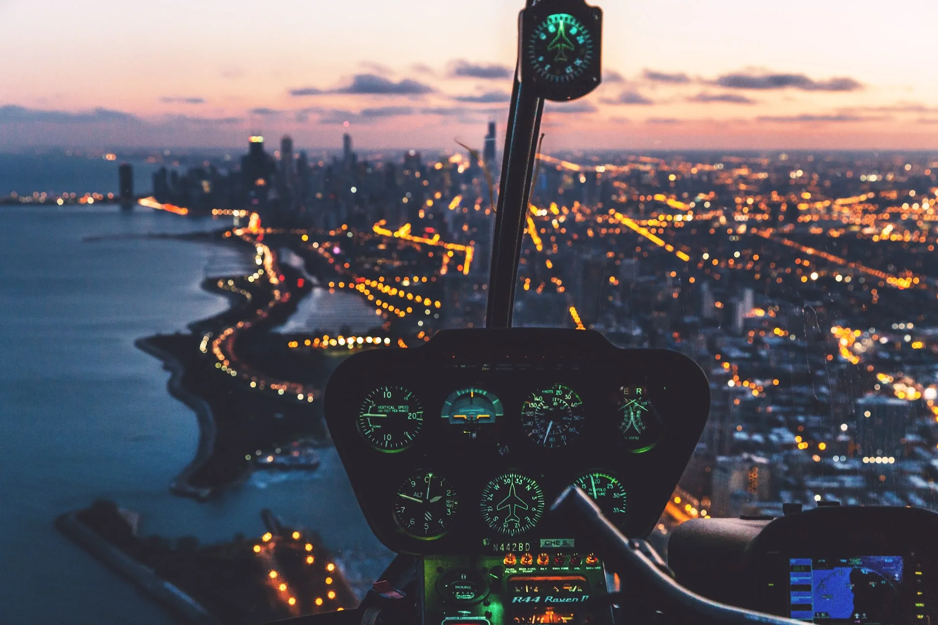 Sanovnik helikopter – Šta znači sanjati helikopter?